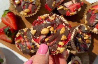 Frozen Peanut Butter Banana Split Cups