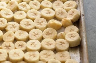 How to Freeze Bananas (for Smoothies and Baking!)